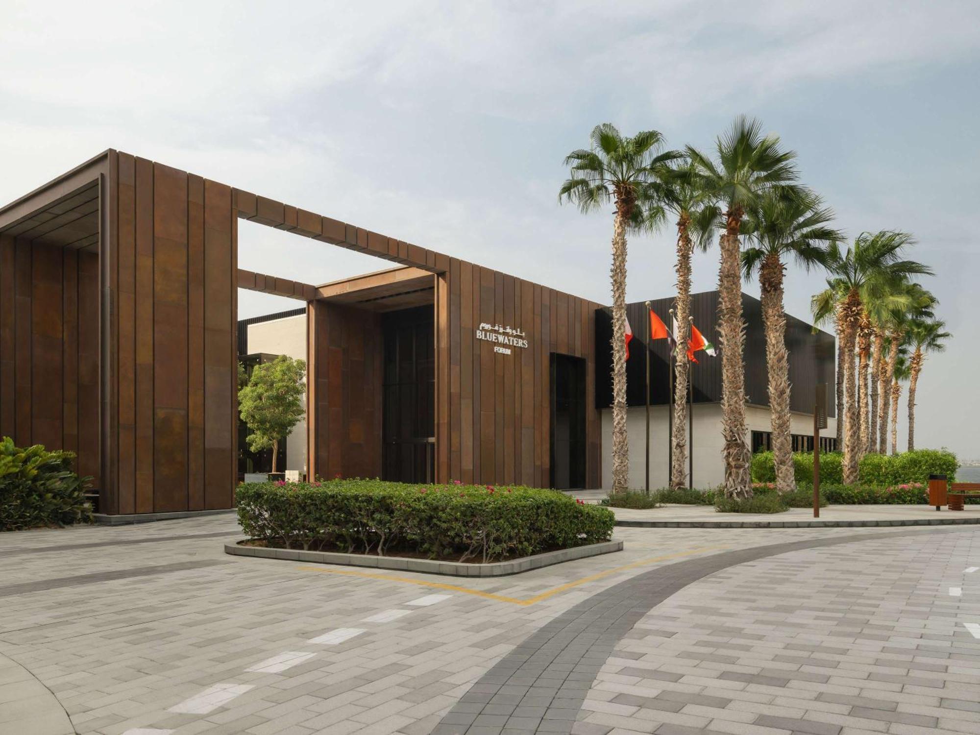 Delano Dubai At Bluewaters Hotel Kültér fotó The clubhouse at the Dubai Polo & Equestrian Club
