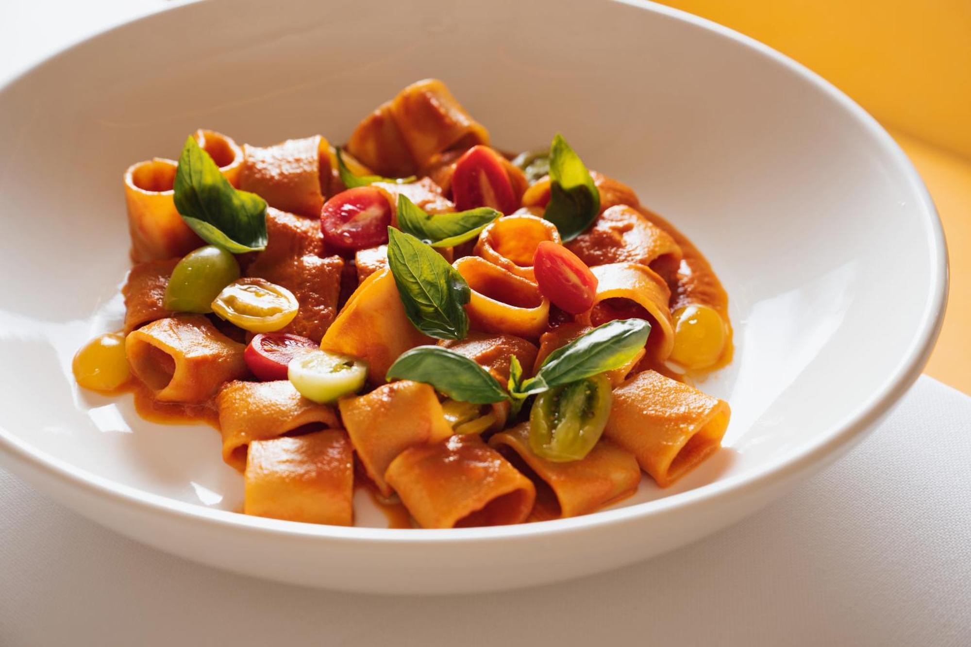 Delano Dubai At Bluewaters Hotel Kültér fotó Rigatoni with sausage and peppers