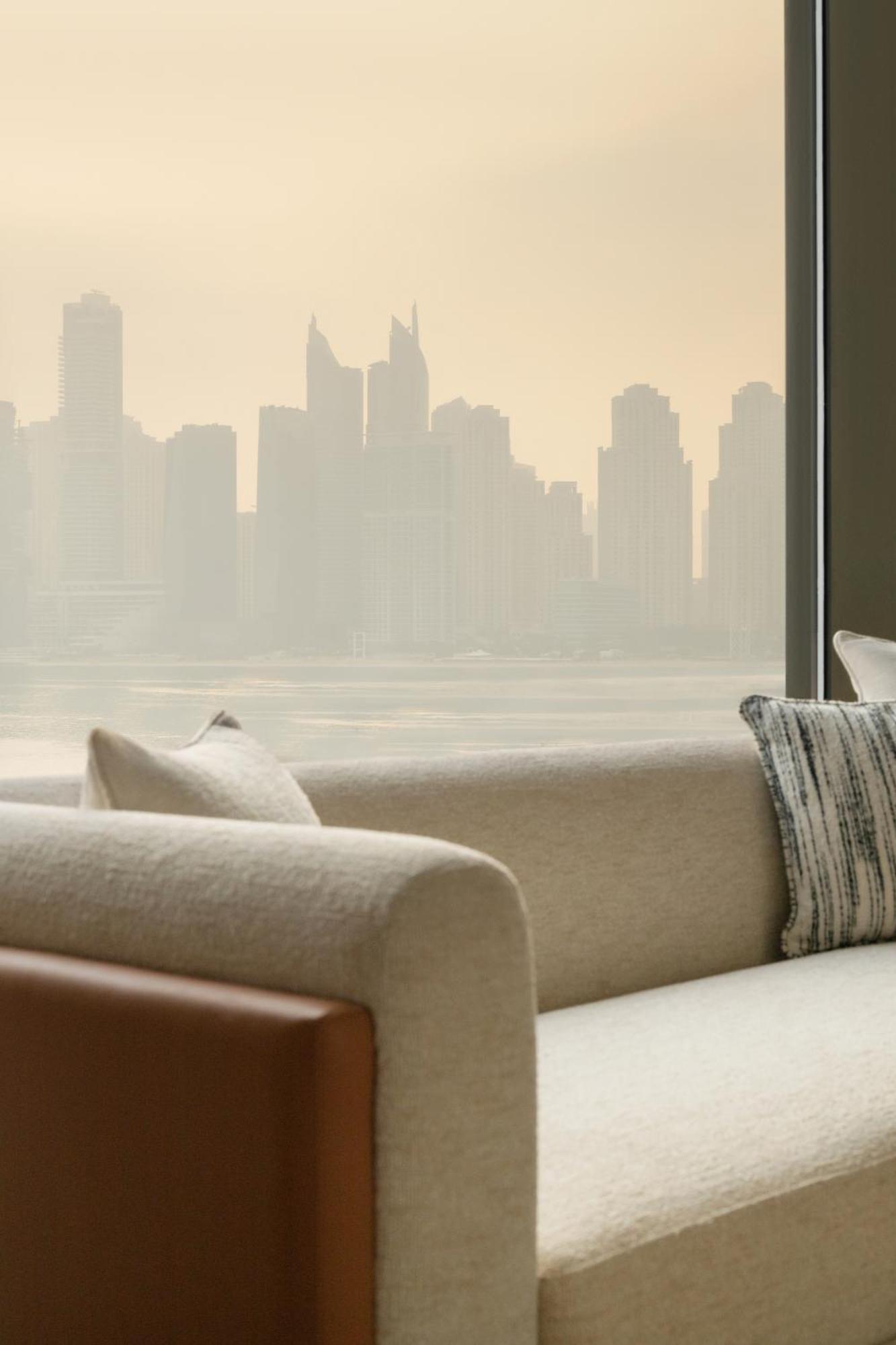 Delano Dubai At Bluewaters Hotel Kültér fotó A view of the Dubai skyline from the hotel