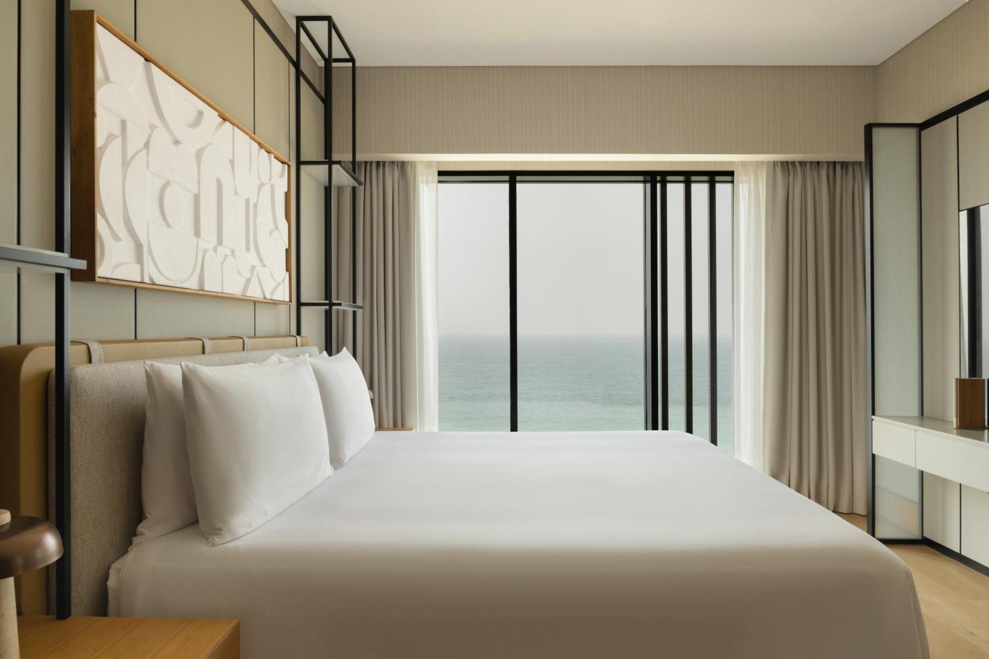 Delano Dubai At Bluewaters Hotel Kültér fotó A bedroom at the hotel