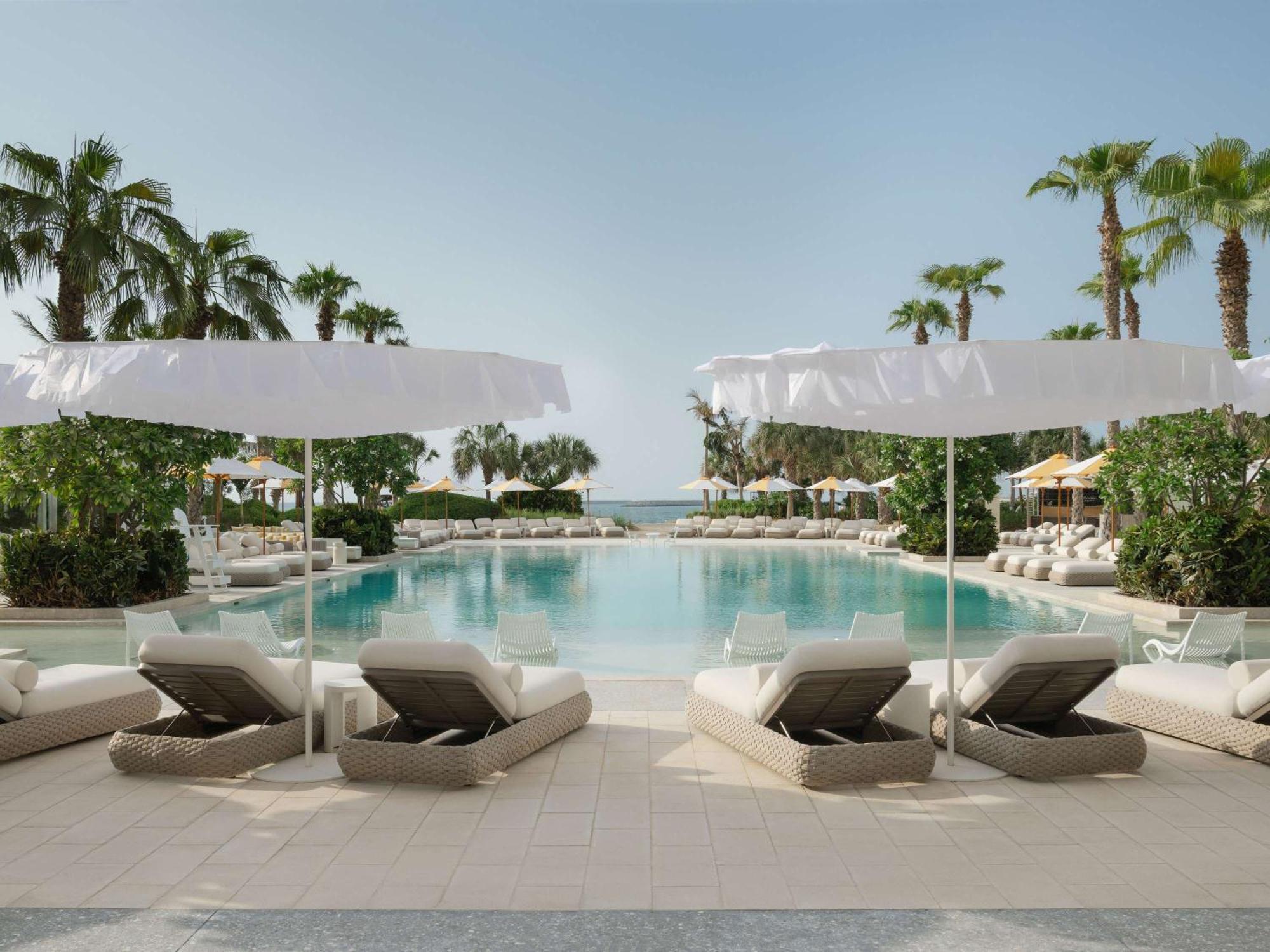 Delano Dubai At Bluewaters Hotel Kültér fotó The Beach Club at The Edition